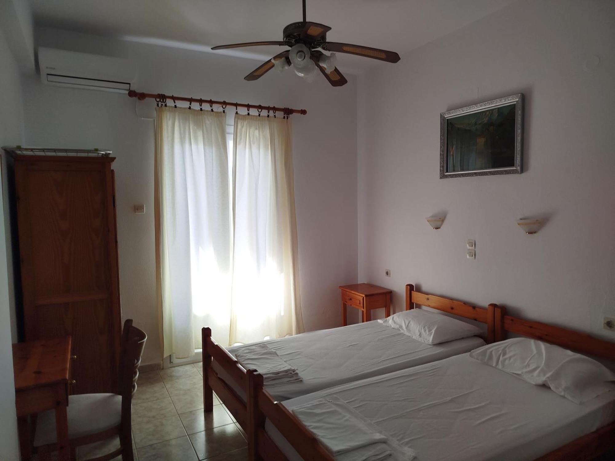 Karagiozos Studios&Apartments Skopelos Exterior foto